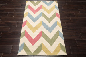 LoomBloom 3'x5' Ivory Hand Tufted Modern Chevron Wool Oriental Area Rug