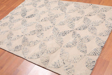 4'8" x 6'8" Handmade High Low Pile Wool Loop & Cut Area rug Contemporary Beige - Oriental Rug Of Houston
