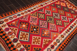 4' 8''x9' 5''Hand Woven Wool Oriental Area Persian Rug