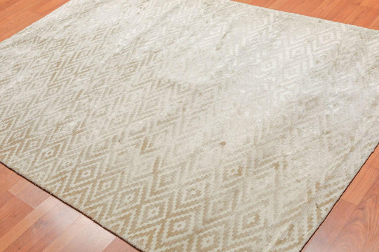 5'3" x 7'7" Handmade 100% Bamboo Silk Loop N Cut Pile Area Rug Beige