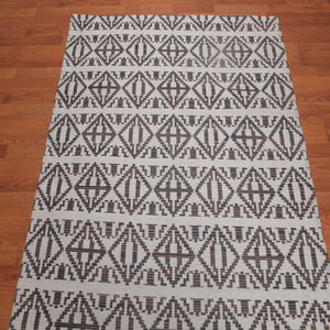 5' x 8' Handmade 100% Wool Flatweave Area rug Beige